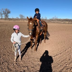 Meet your Posher, Ana